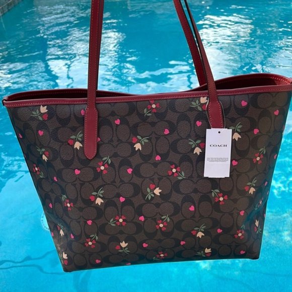 Coach City Tote In Signature Canvas With Heart Petal Print Brown Multi - Picture 4 of 16